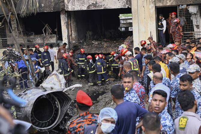 Death toll rises to 27 in Bangladesh air force jet crash