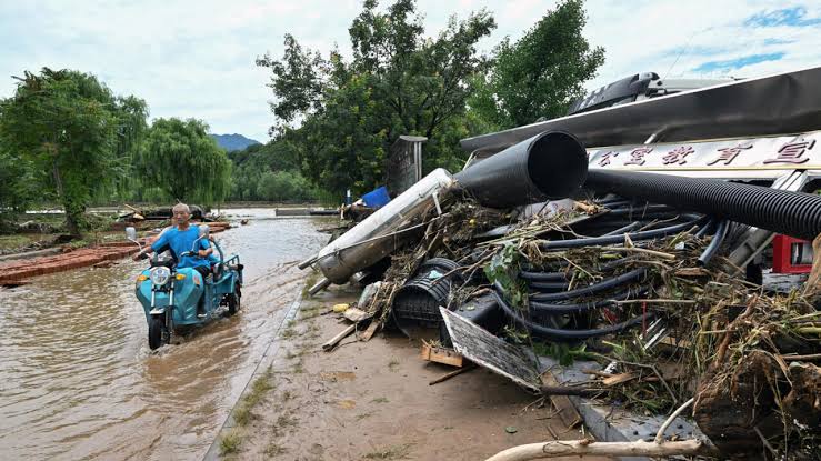 Rain, landslides kill over 30 in China