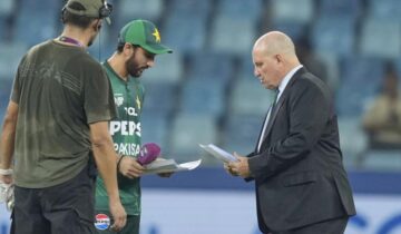 Pakistan back in Asia Cup after referee apology