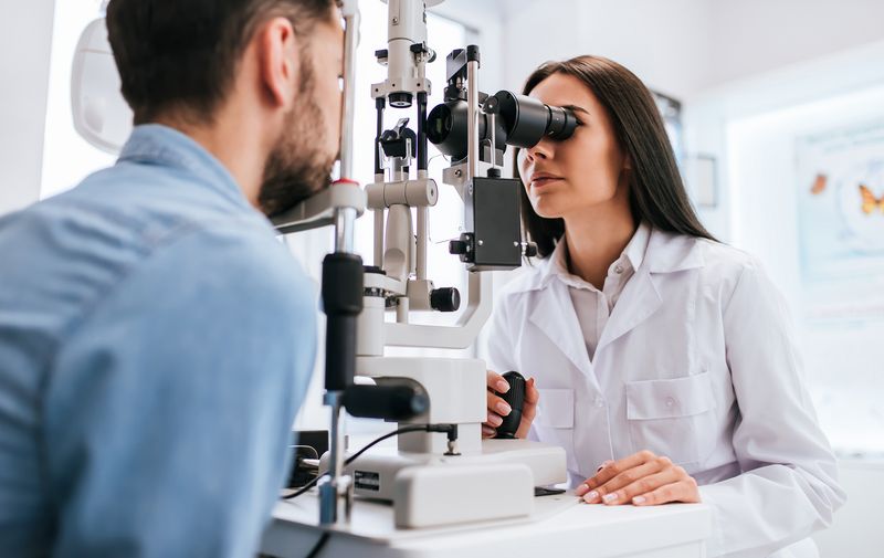 Routine eye exams may help spot early signs of Alzheimer's