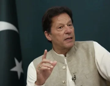 Imran rallies PTI, rejects terror path