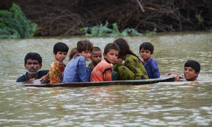 Sindh on alert as Punjab floodwaters rush south