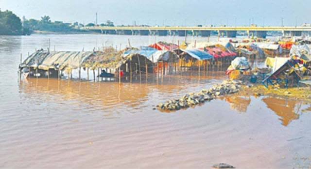 Flood wreaks havoc in Bahawalpur villages