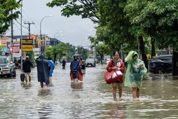 Floods in Bali kill at least nine