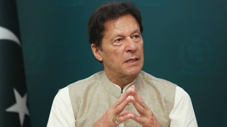 Imran urges mass turnout on Sept 27