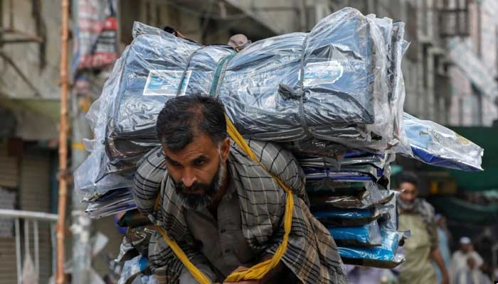Economy growth in Pakistan to remain at 3pc in FY26 due to flood impact