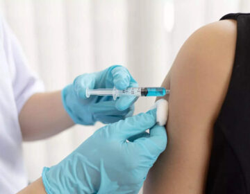 What to eat and drink before and after a flu shot
