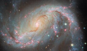 Hubble Spots a Galaxy Where Old and New Stars Collide in Color