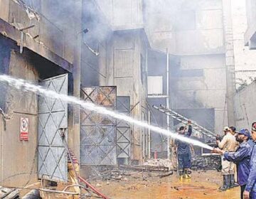 No casualties reported as fire doused at factory in Karachi’s Liaquatabad