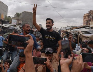 Ending long wait, Gaza prisoner swap brings joy and tears