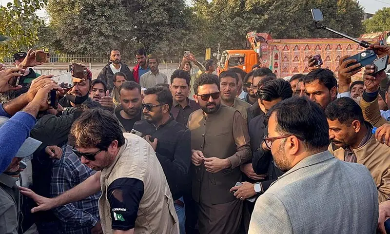 KP CM Afridi stages sit-in after being denied meeting with Imran for eighth time