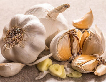 Scientists Say Garlic Mouthwash Works As Well as Popular Antiseptics