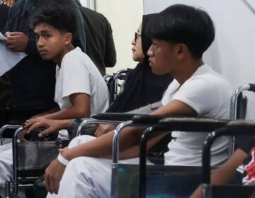 Indonesian mosque blasts injure dozens, teenage suspect identified