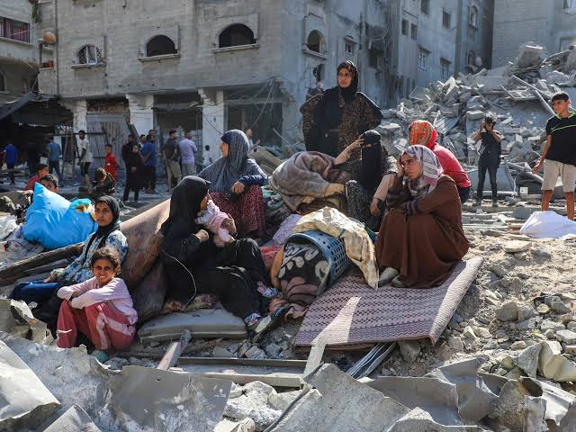 Israeli airstrikes kill 14 people in Gaza