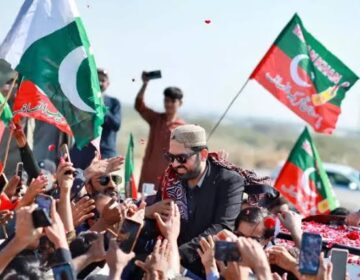 KP CM Sohail Afridi reaches Hyderabad, addresses PTI supporters