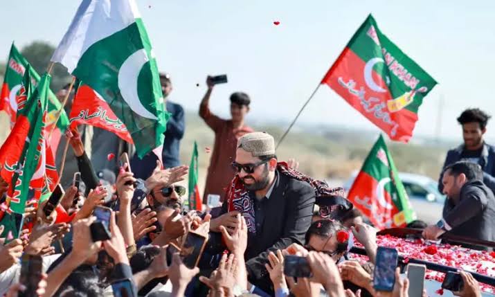 KP CM Sohail Afridi reaches Hyderabad, addresses PTI supporters