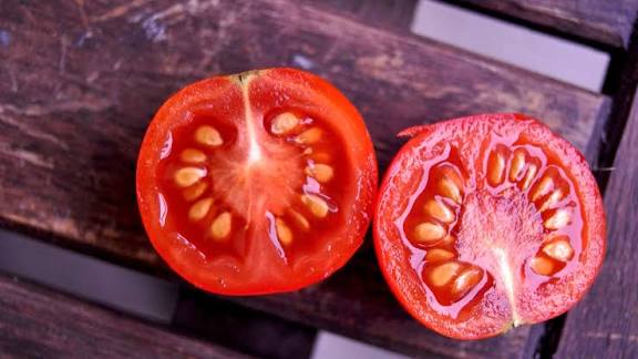 Could a Tomato Nutrient Help Prevent Severe Gum Disease in Older Adults