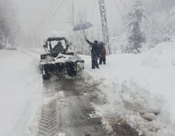 Nine dead as snow blankets northern parts