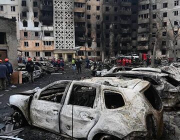 Fresh Russian strikes kill three in Ukraine