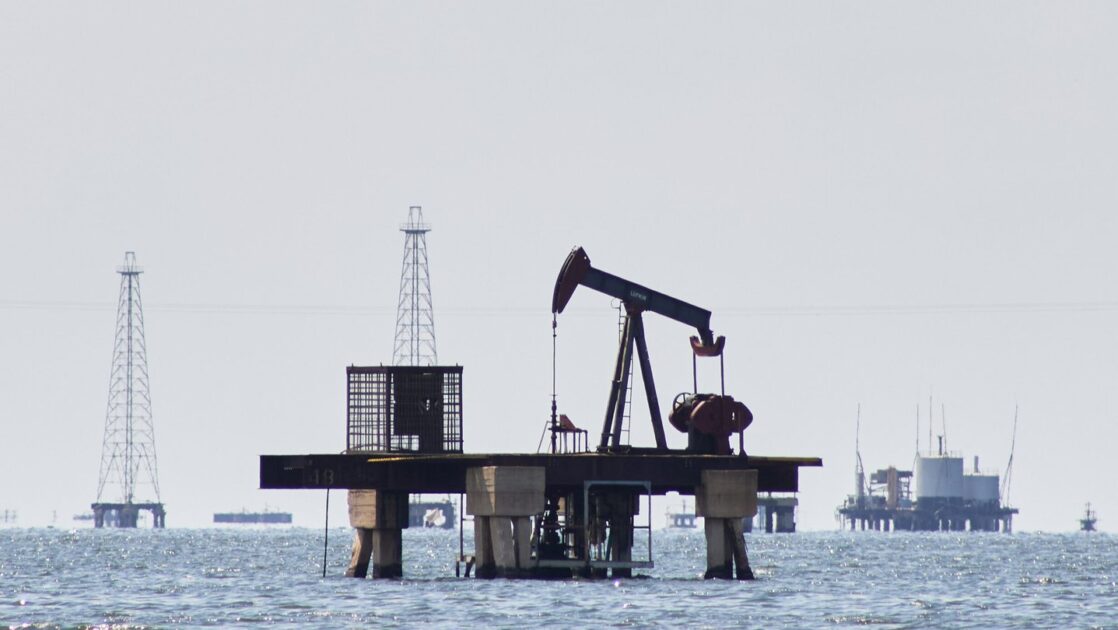 US negotiating with India on Venezuelan oil sale, US envoy says