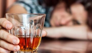Drinking Alcohol To Cope in Your 20s Could Damage Your Brain for Life
