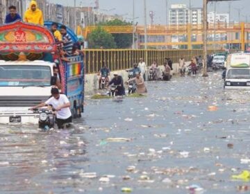 Rain begins in Karachi, surrounding areas as local authorities declare emergency