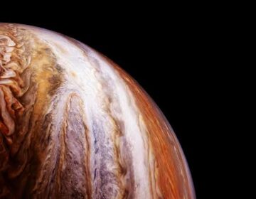 Webb Space Telescope Uncovers Unexpected Ice Clouds on a Jupiter-Like World