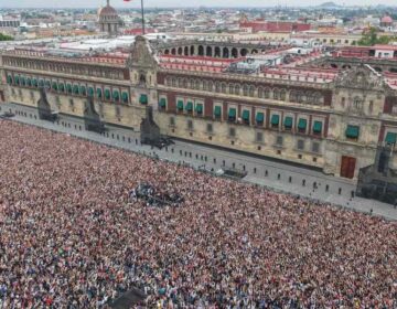 K-pop stars BTS draw 50,000-strong crowd in Mexico