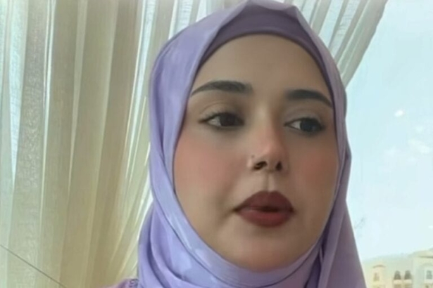 Kanwal Aftab Criticized for Defending Wearing Make Up During Hajj Journey