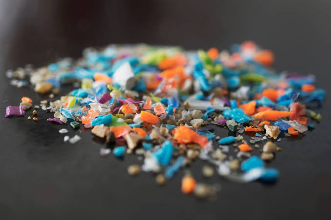 You’re Breathing Plastic: Study Finds 4% of City Air Pollution Is Microplastics