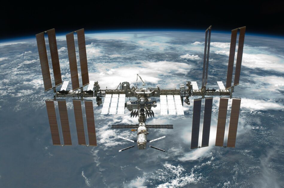 Nasa reverses evacuation alert order for astronauts aboard International Space Station